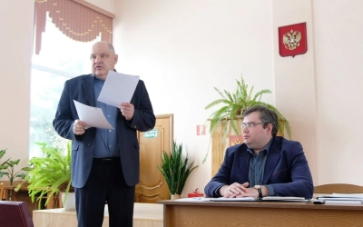 На заседании постоянной комиссии Совета депутатов Вяземского городского поселения рассматривался вопрос о присвоении звания 